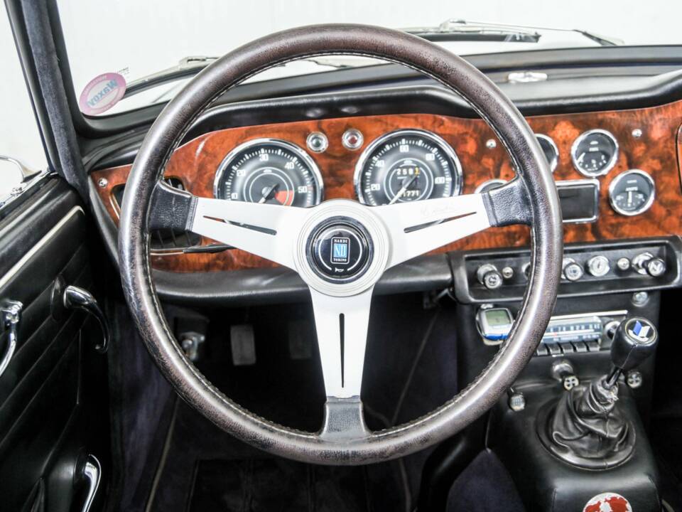 Image 8/50 of Triumph TR 4A (1967)