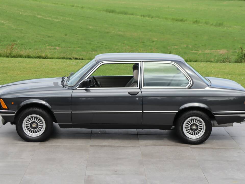 Image 8/50 of BMW 323i (1980)