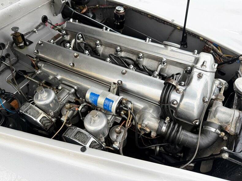 Image 17/50 of Jaguar XK 120 OTS (1953)