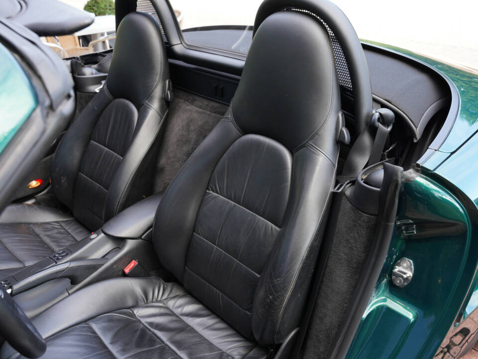 Immagine 39/50 di Porsche Boxster S (2000)