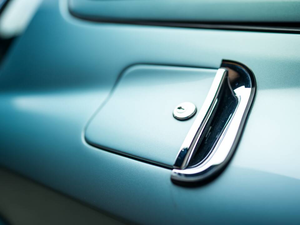 Image 36/97 of Maserati Mistral 3700 (1965)