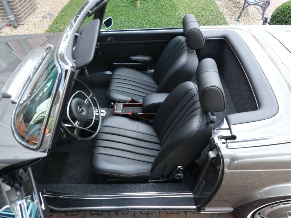 Bild 37/50 von Mercedes-Benz 280 SL (1971)