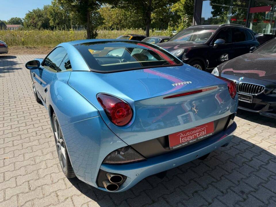 Immagine 35/42 di Ferrari California (2011)