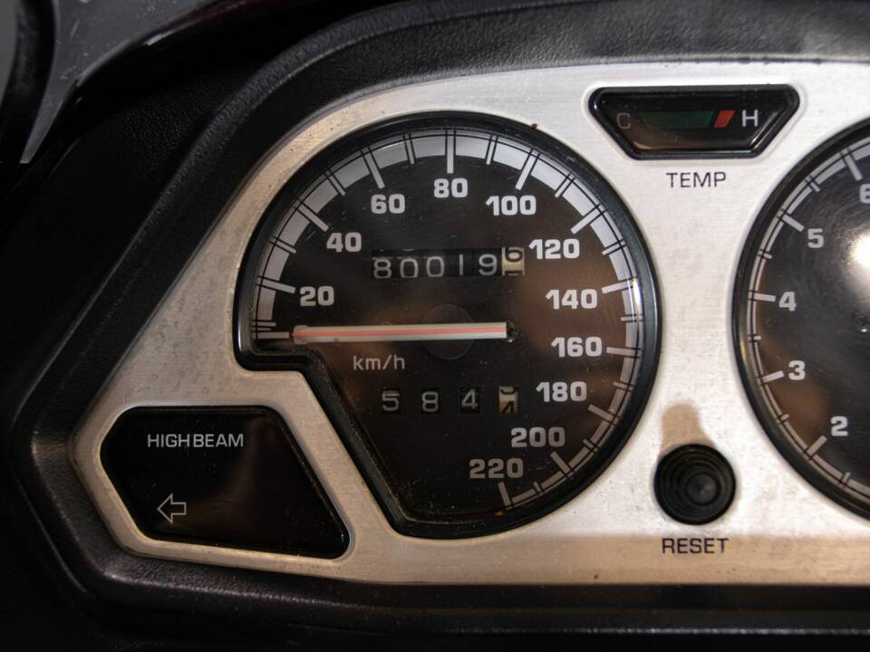 Image 34/50 of Yamaha XTZ 750 SuperTéneré (1990)