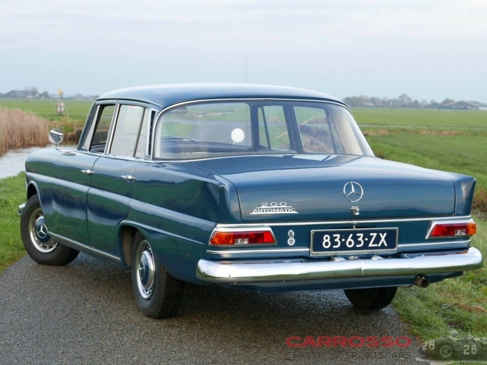 Image 26/37 of Mercedes-Benz 200 (1967)
