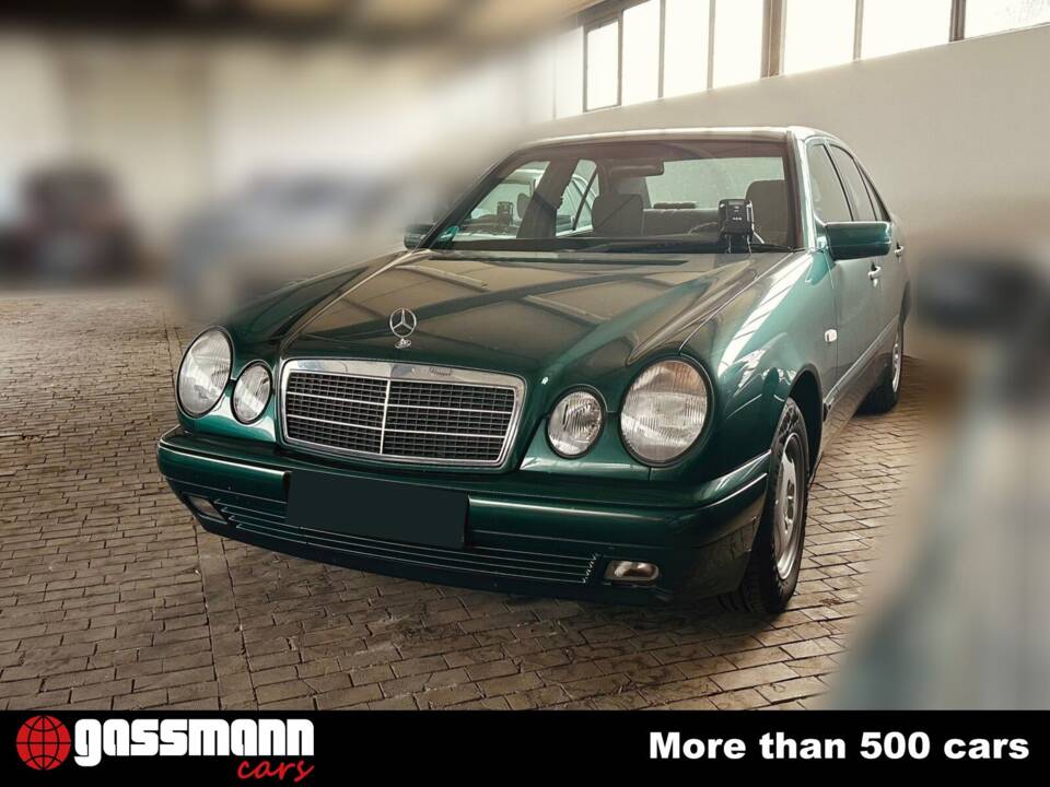 Imagen 3/12 de Mercedes-Benz E 220 Diesel (1997)