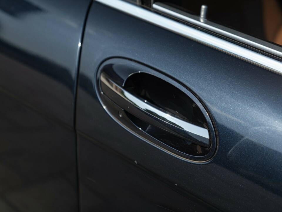 Bild 17/50 von BMW 745Li (2001)