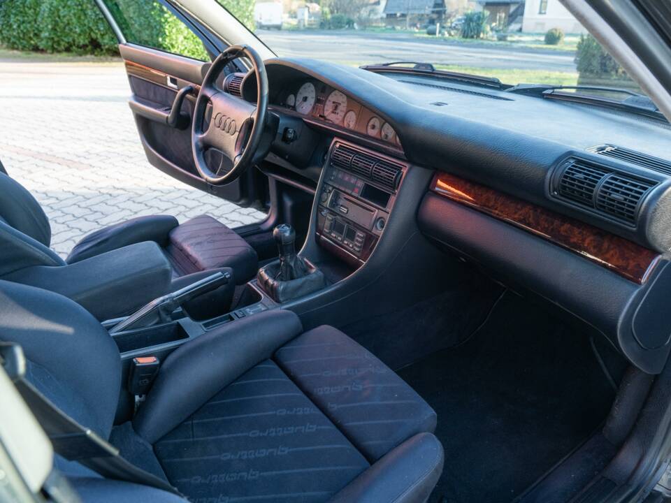Afbeelding 56/73 van Audi 100 S4 Quattro (1993)