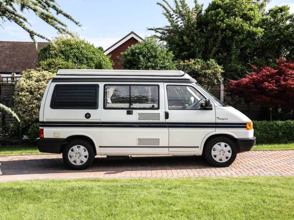 Image 16/37 of Volkswagen T4 California 2.0 (1996)