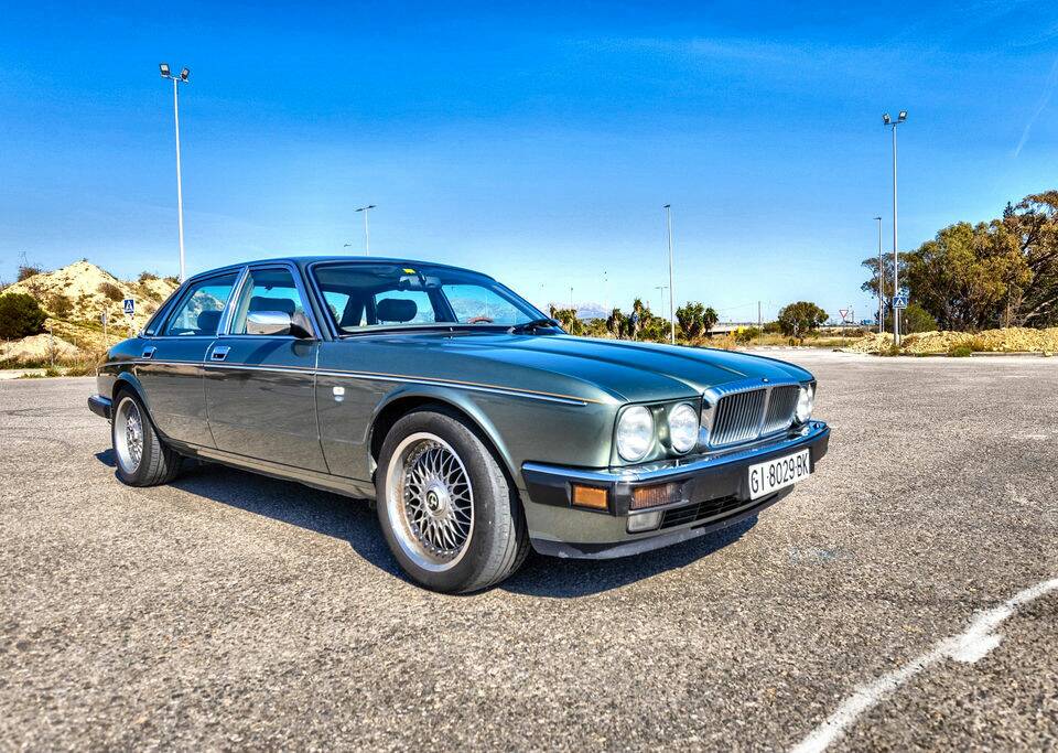 Bild 1/8 von Jaguar XJ 40 4.0 (1994)