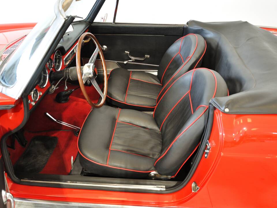 Image 15/29 of FIAT 1500 (1964)