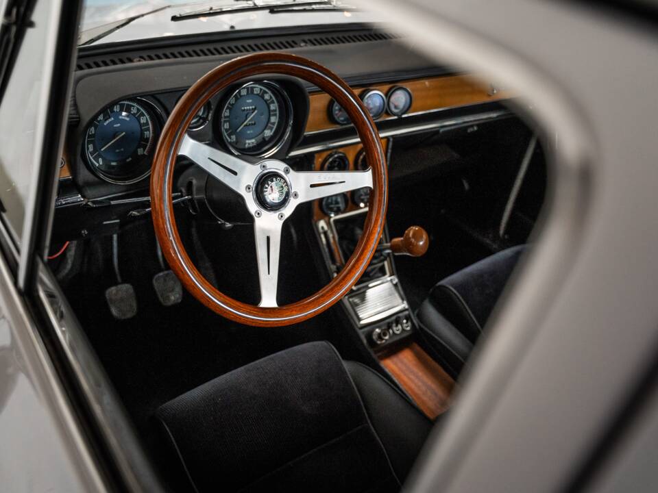 Bild 10/40 von Alfa Romeo Giulia Super 1.3 (1974)
