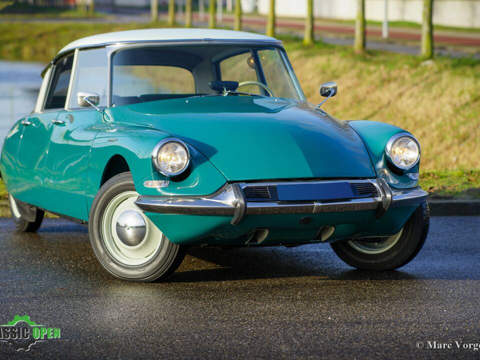 Image 20/41 of Citroën ID 19 (1964)