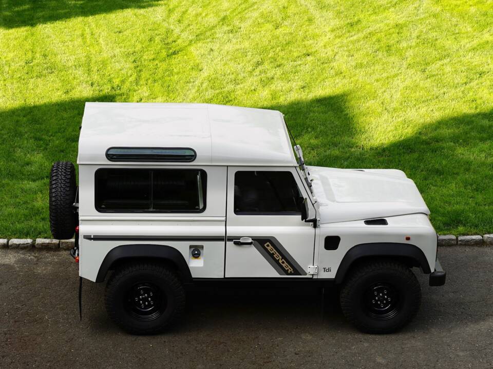 Image 56/96 of Land Rover Defender 90 (1995)