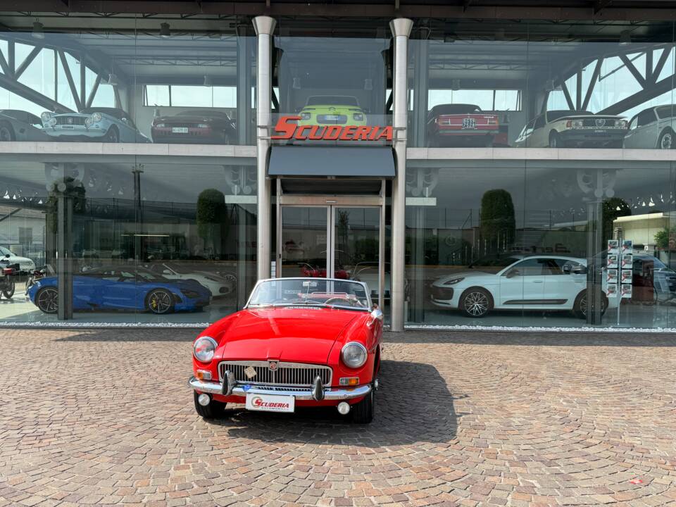 Image 1/20 of MG MGB (1969)