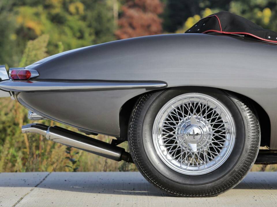 Image 31/50 de Jaguar E-Type 3.8 Flat Floor (1961)