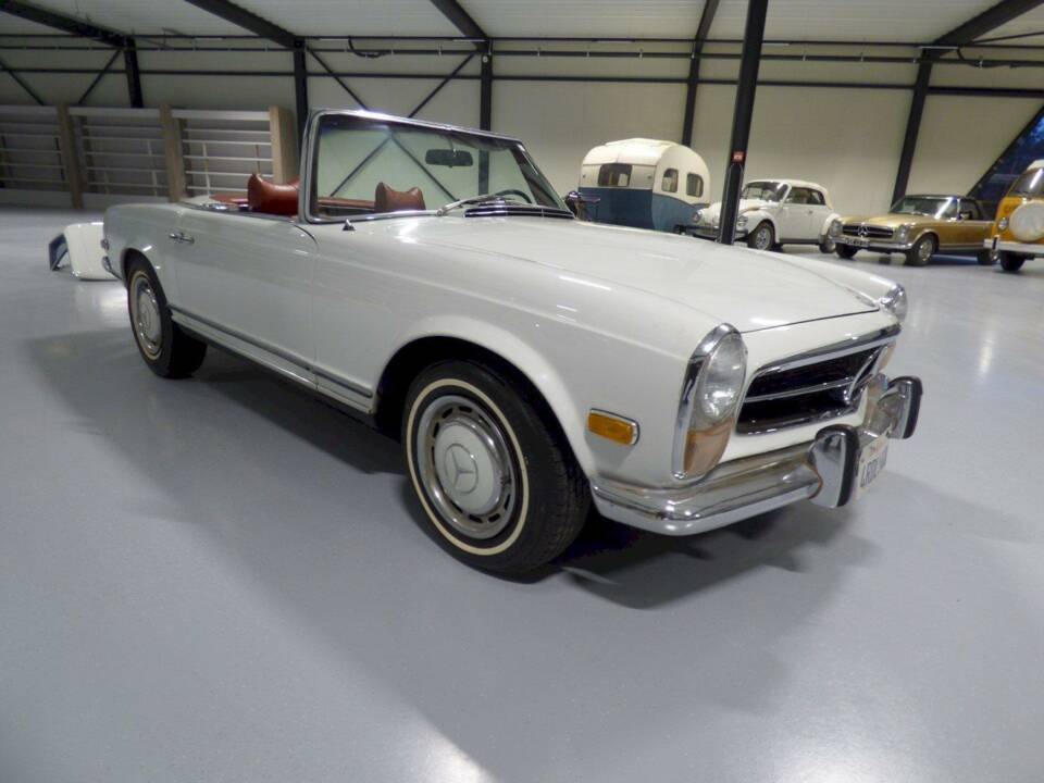 Immagine 5/36 di Mercedes-Benz 280 SL (1970)