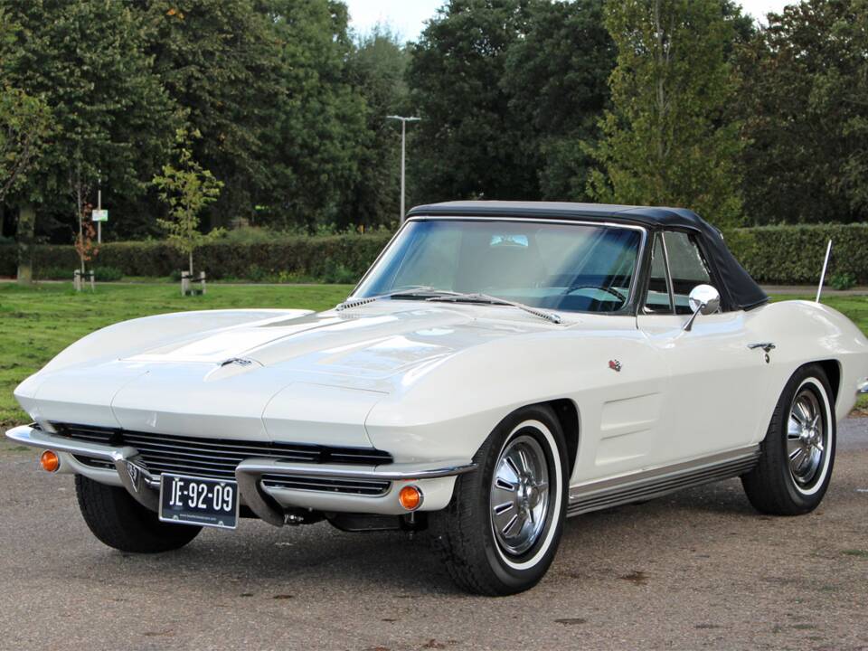 Bild 3/30 von Chevrolet Corvette Sting Ray Convertible (1964)
