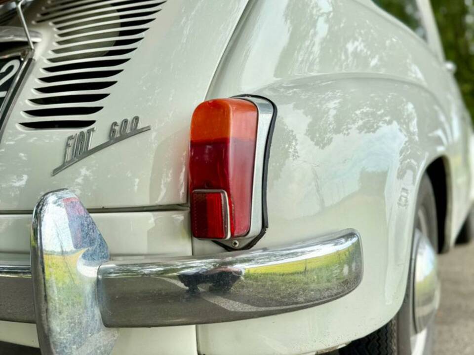 Image 18/28 of FIAT 600 D (1964)
