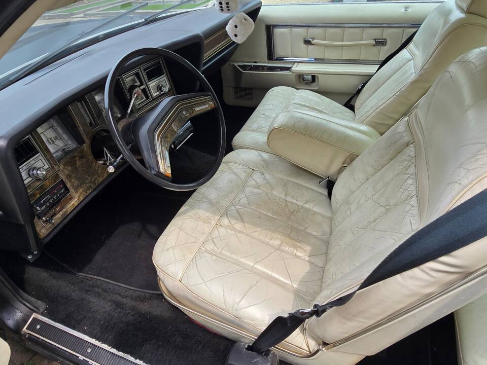 Afbeelding 12/16 van Lincoln Continental Mark V (1977)