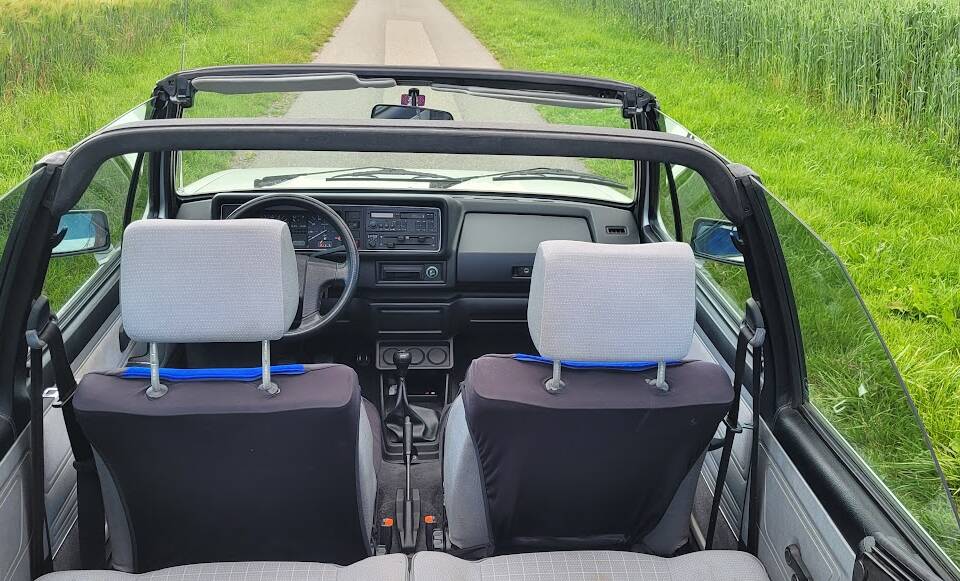 Imagen 3/6 de Volkswagen Golf I Cabrio 1.8 (1988)