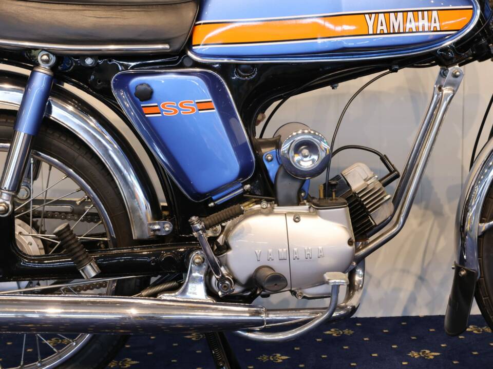 Immagine 6/24 di Yamaha SS 50 (1987)
