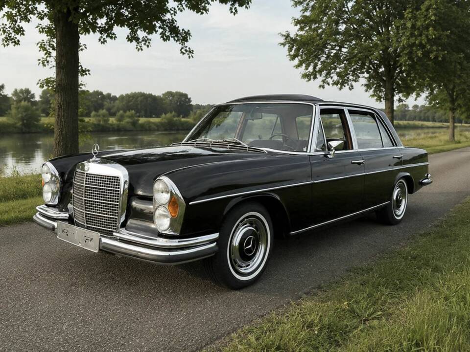 Image 1/8 of Mercedes-Benz 300 SEL 3.5 (1970)