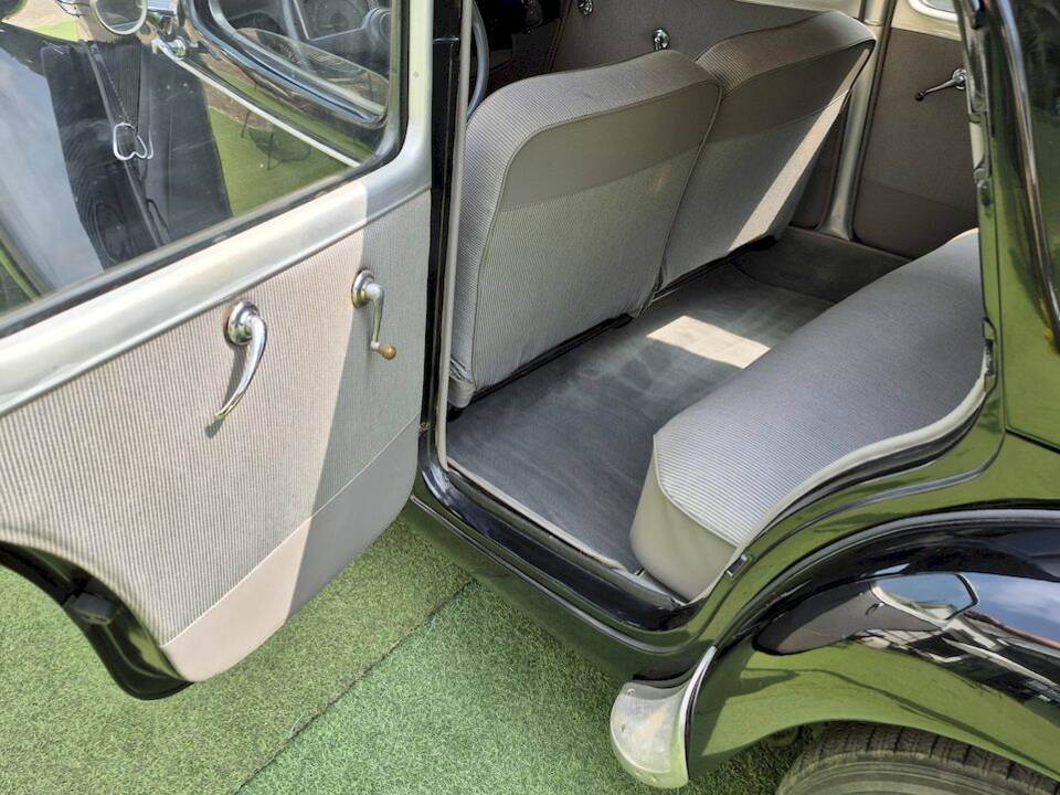 Image 21/47 of Citroën Traction Avant 11 BL (1955)