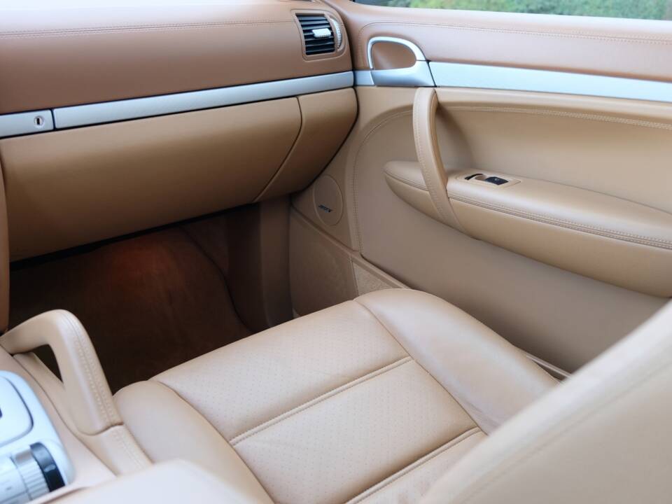 Immagine 65/70 di Porsche Cayenne S (2007)