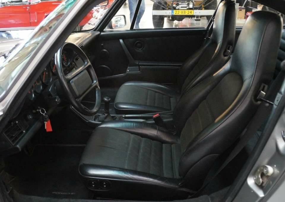 Image 6/50 of Porsche 911 Carrera 4 (1989)