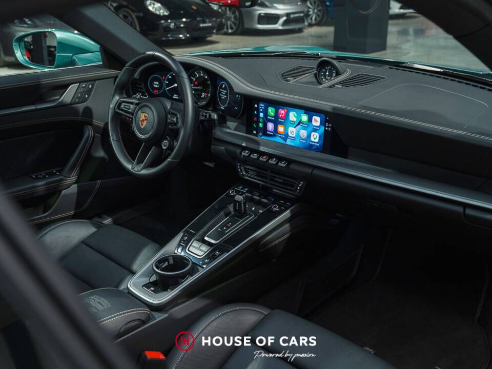Image 16/24 of Porsche 911 Carrera 4S (2023)