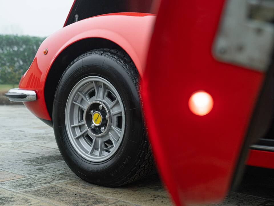 Image 22/50 of Ferrari Dino 246 GT (1971)