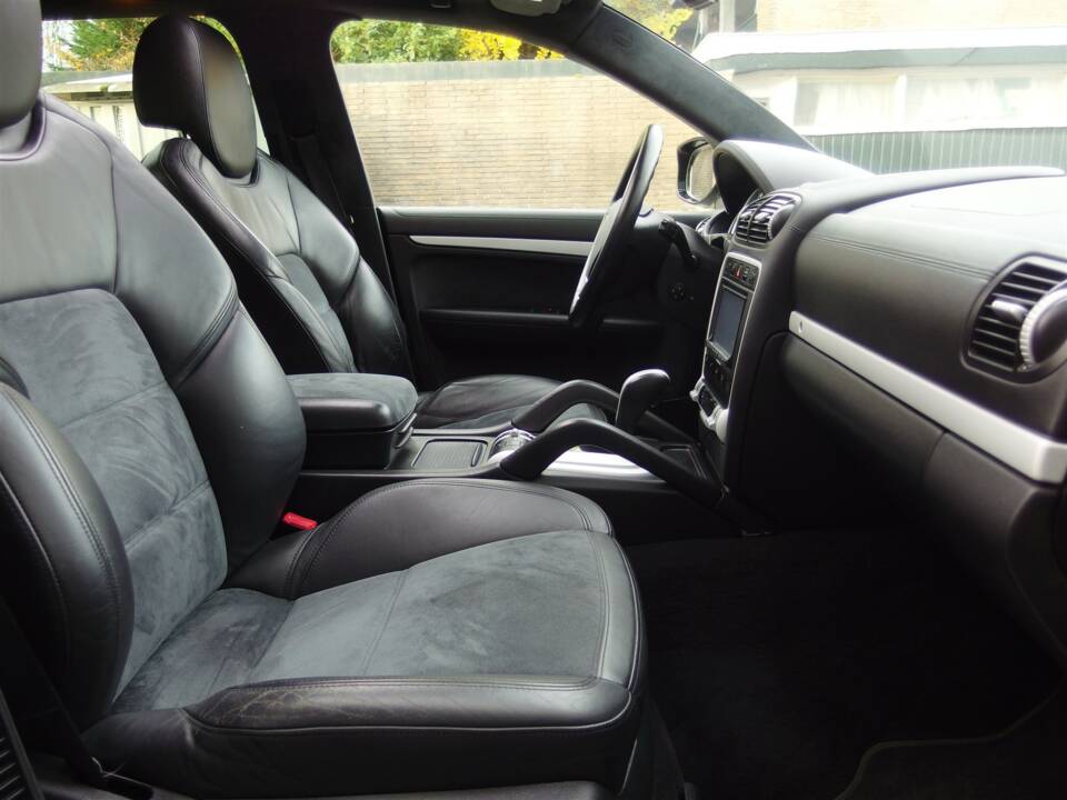 Immagine 38/99 di Porsche Cayenne GTS (2008)