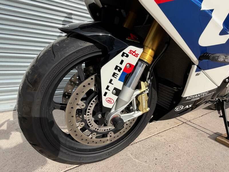 Bild 22/33 von BMW S 1000RR 'TYCO' BSB Race Replica (2016)