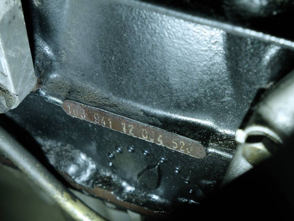 Bild 13/50 von Mercedes-Benz 260 SE (1986)