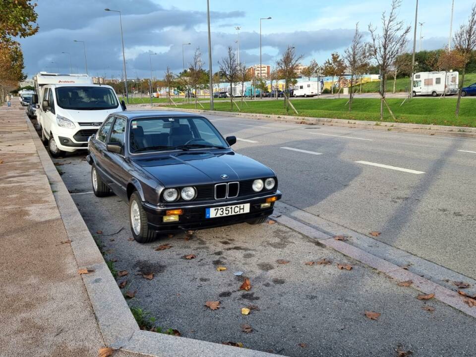 Image 40/100 of BMW 323i (1984)