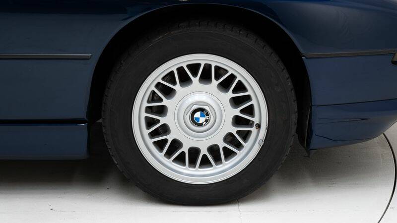 Image 11/15 of BMW 850i (1991)