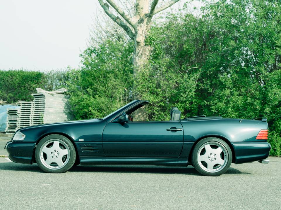 Image 17/30 of Mercedes-Benz SL 600 6.0 AMG (1996)