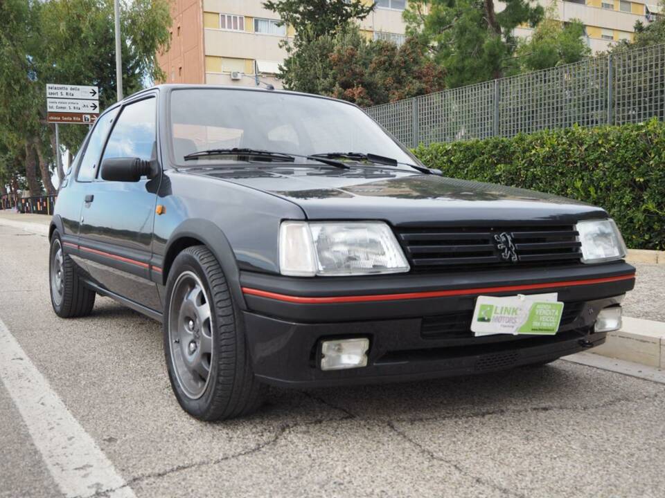 Bild 30/50 von Peugeot 205 GTi 1.9 (1988)