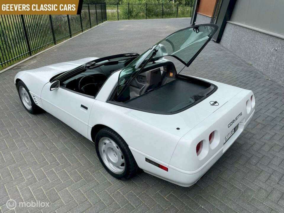 Bild 3/6 von Chevrolet Corvette Convertible (1991)