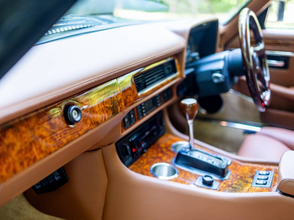 Afbeelding 40/50 van Jaguar XJS 6.0 V12 (1992)
