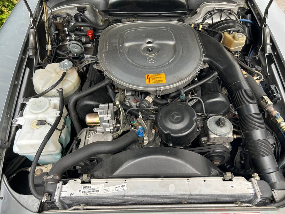 Image 28/36 of Mercedes-Benz 560 SL (1989)