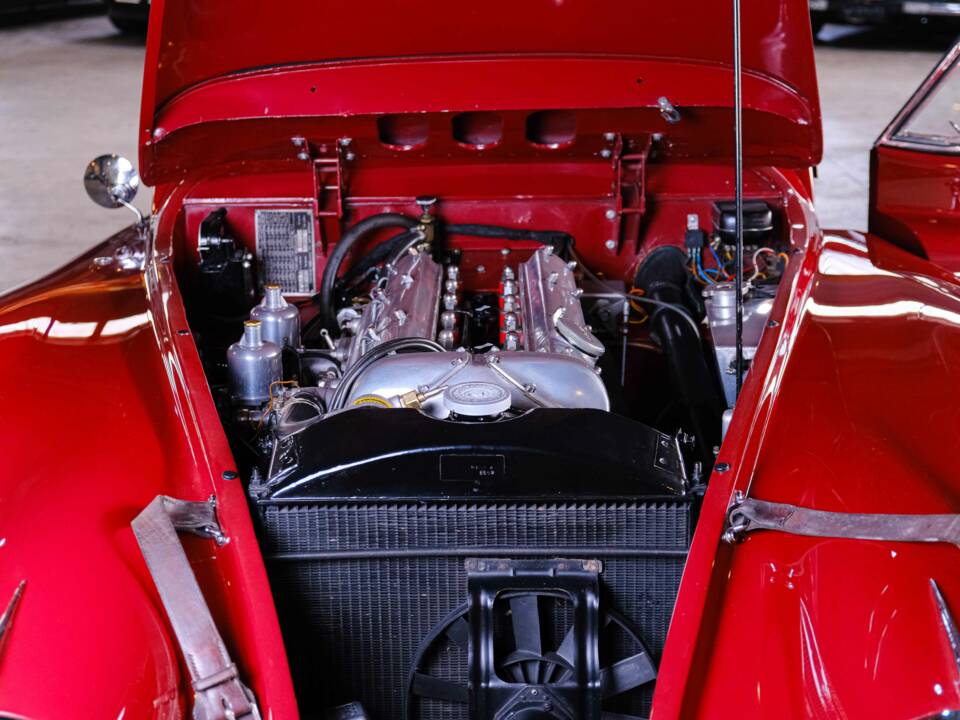 Bild 31/46 von Jaguar XK 120 FHC (1952)