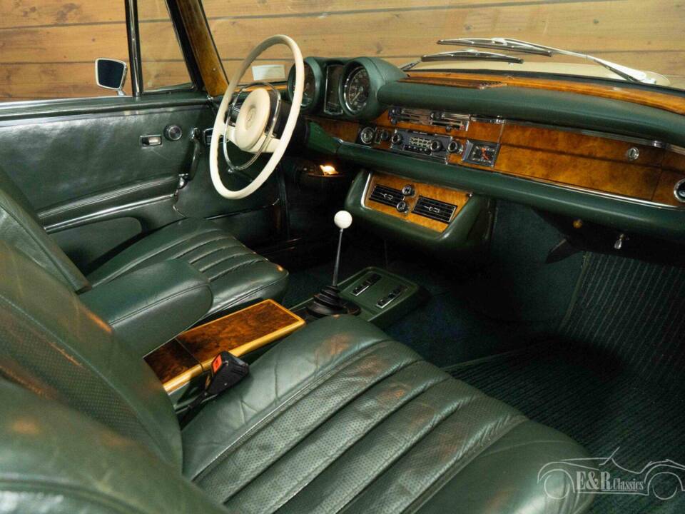 Immagine 3/12 di Mercedes-Benz 280 SE 3,5 (1970)
