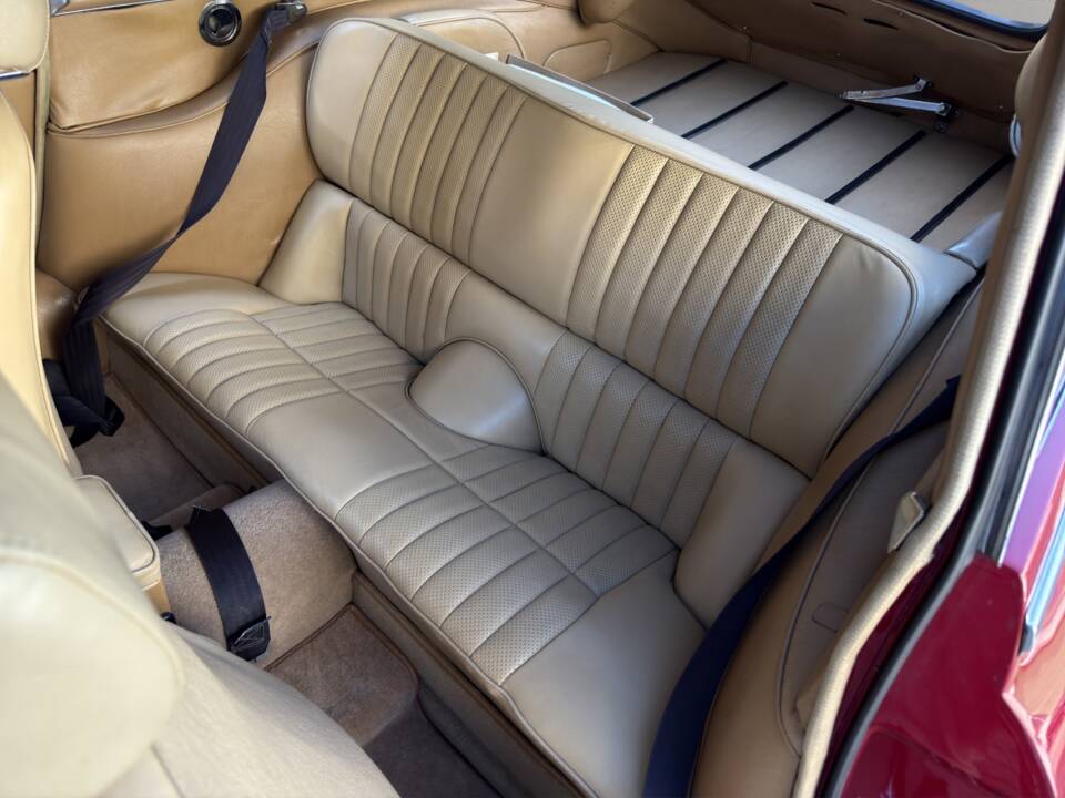 Bild 14/29 von Jaguar E-Type V12 (2+2) (1972)