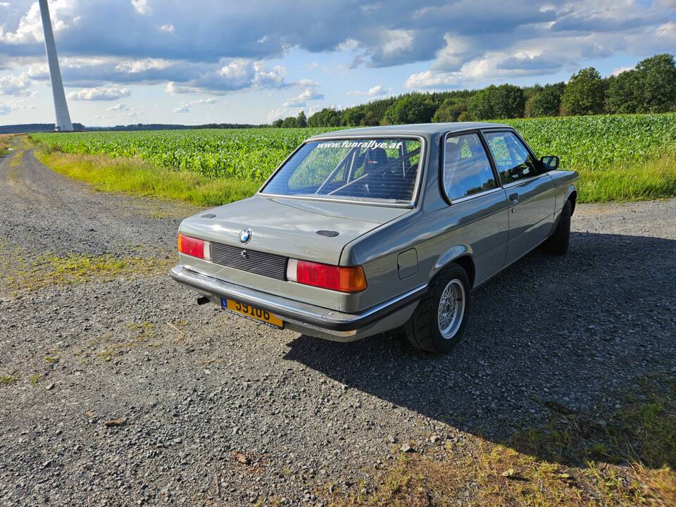 Image 14/64 of BMW 320&#x2F;4 (1977)