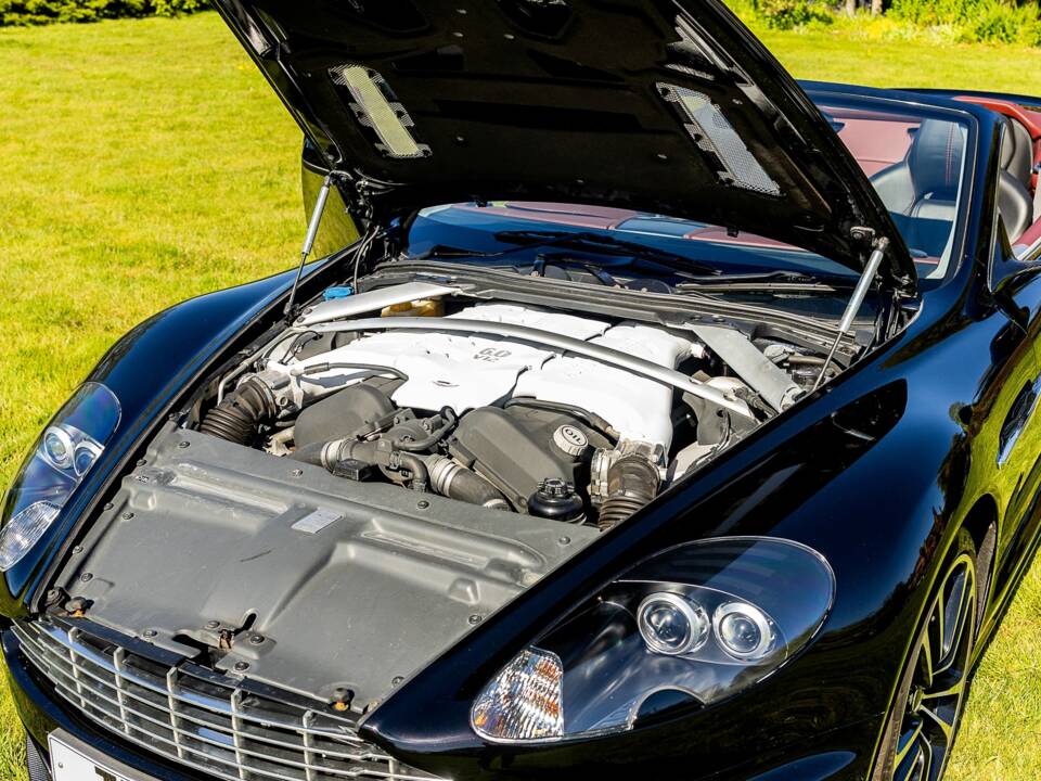 Image 19/39 of Aston Martin DBS Volante (2011)