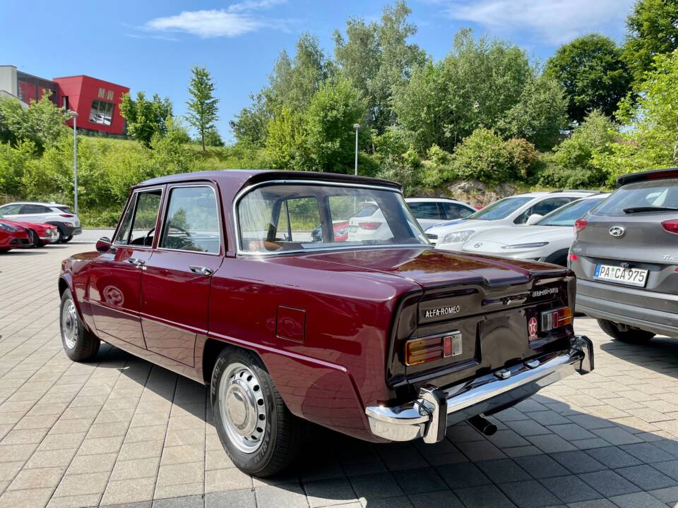 Image 4/23 of Alfa Romeo Giulia 1300 Super (1972)