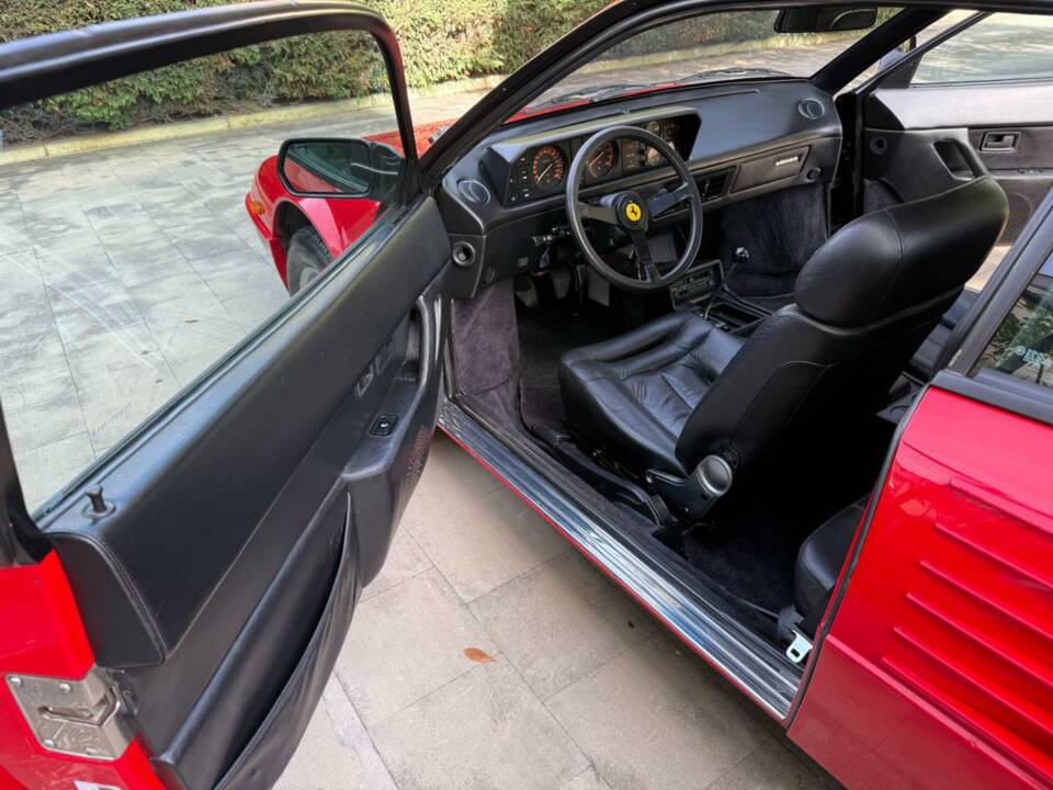 Image 16/50 of Ferrari Mondial 3.2 (1988)