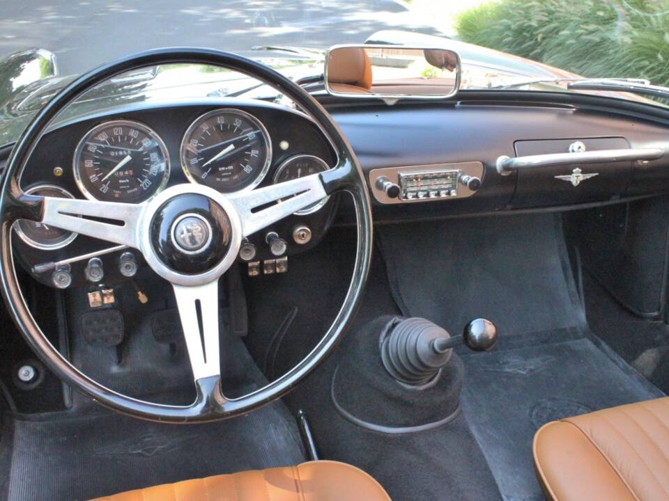Image 9/20 of Alfa Romeo 2000 Spider (1960)